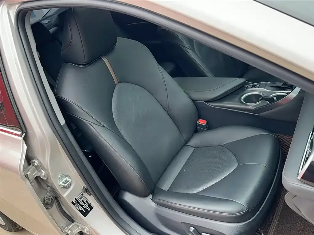 Toyota Camry 2021 из CN, фото 4