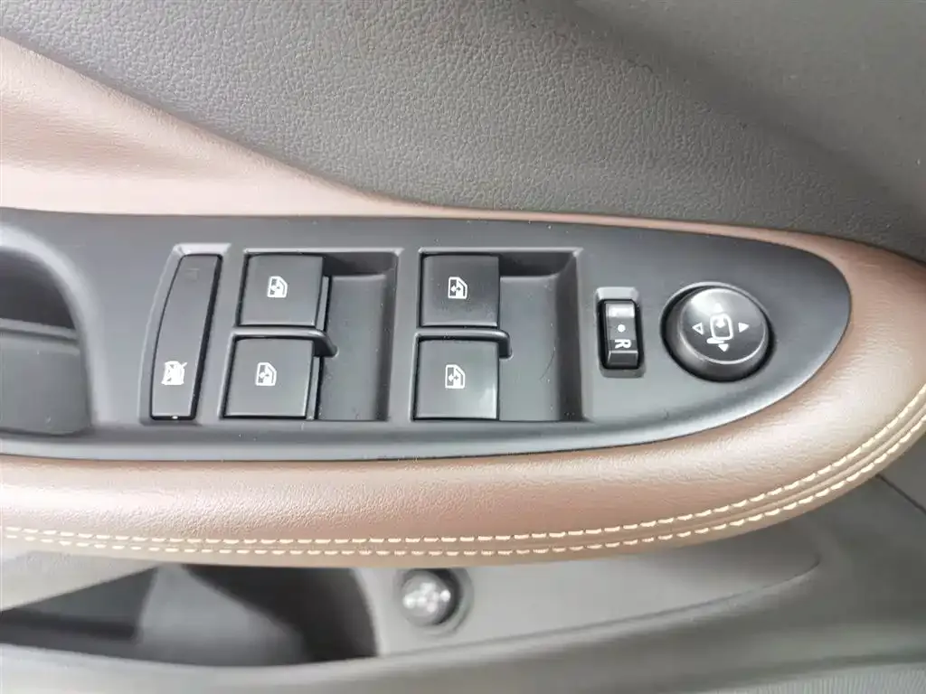Buick Envision Plus — фото 10
