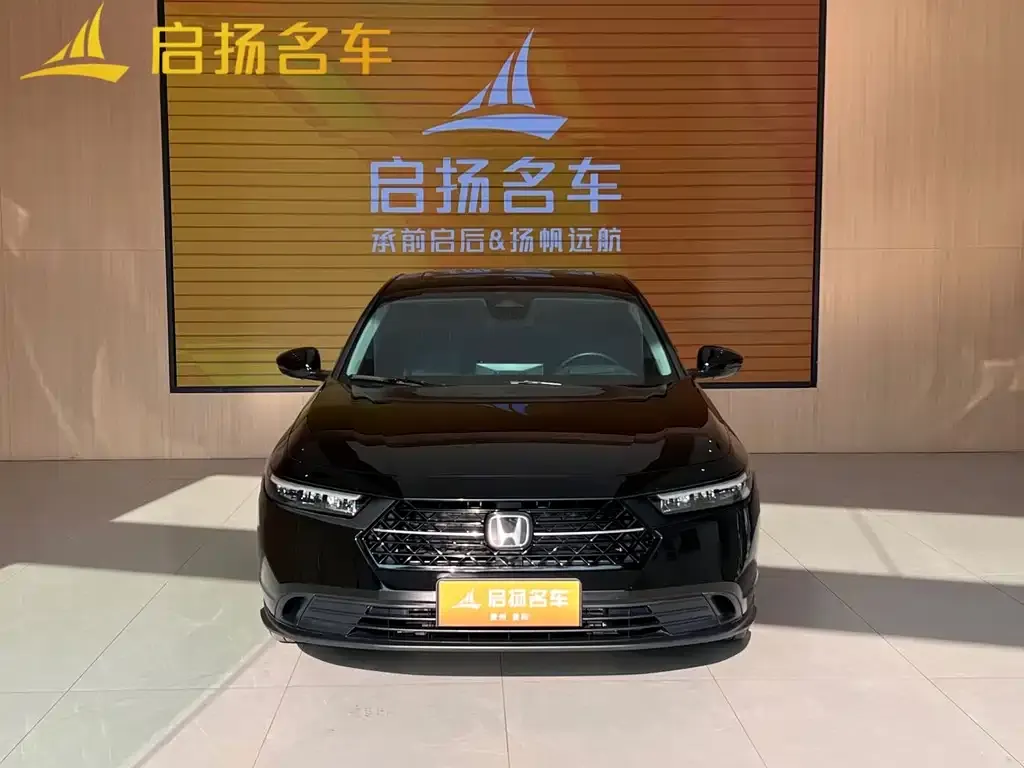 Honda Accord — фото 1