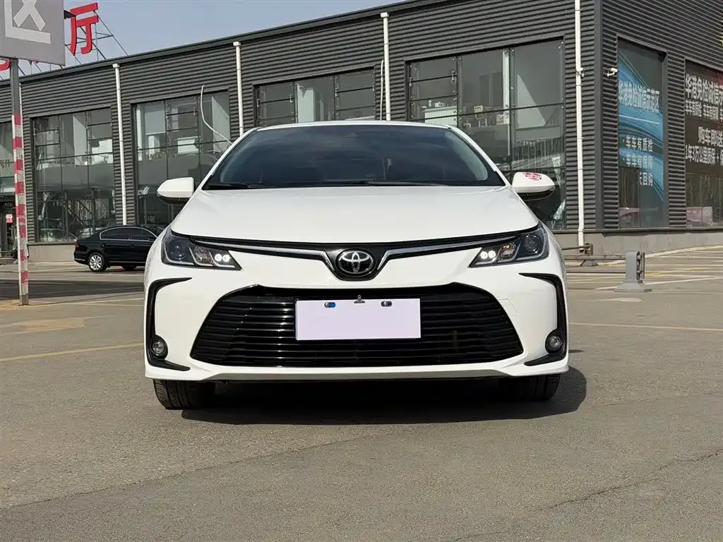 Toyota Corolla — фото 9