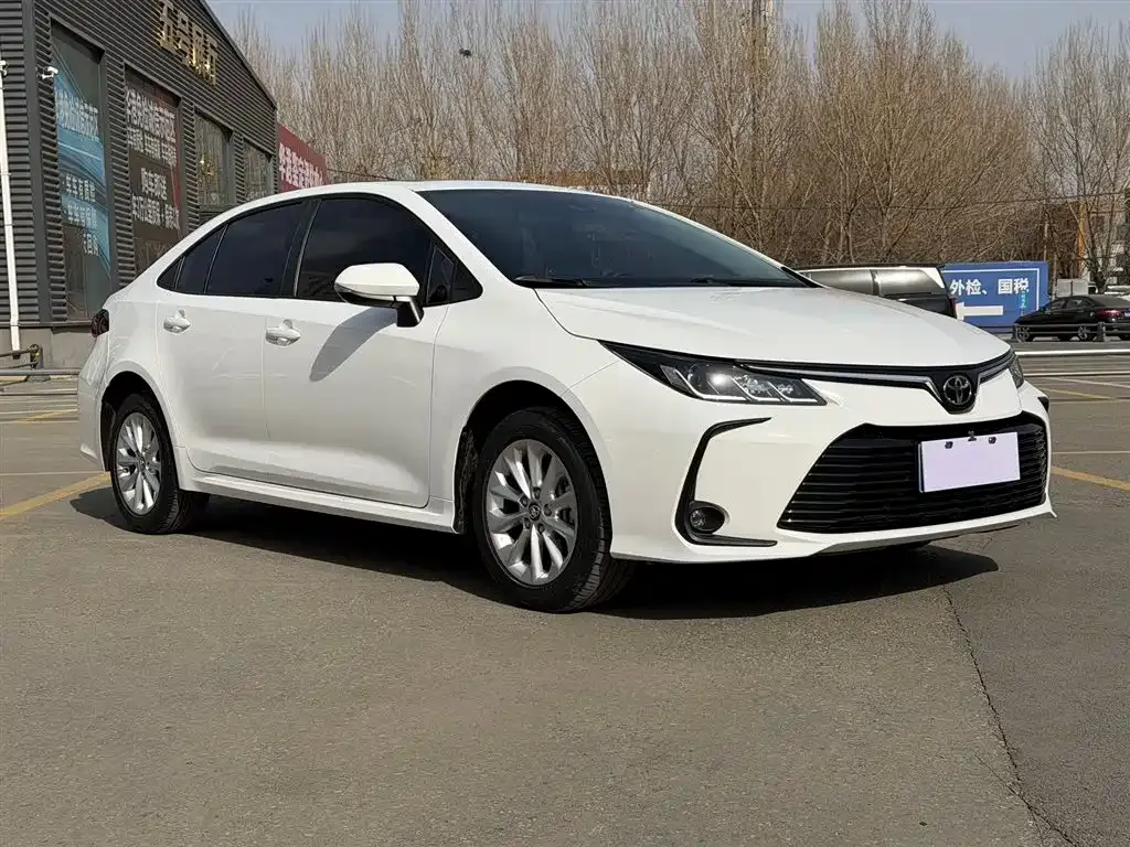 Toyota Corolla — фото 5