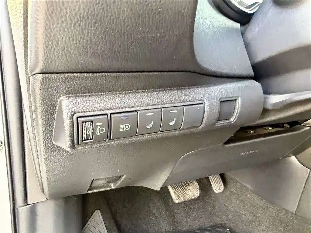 Toyota Corolla — фото 4