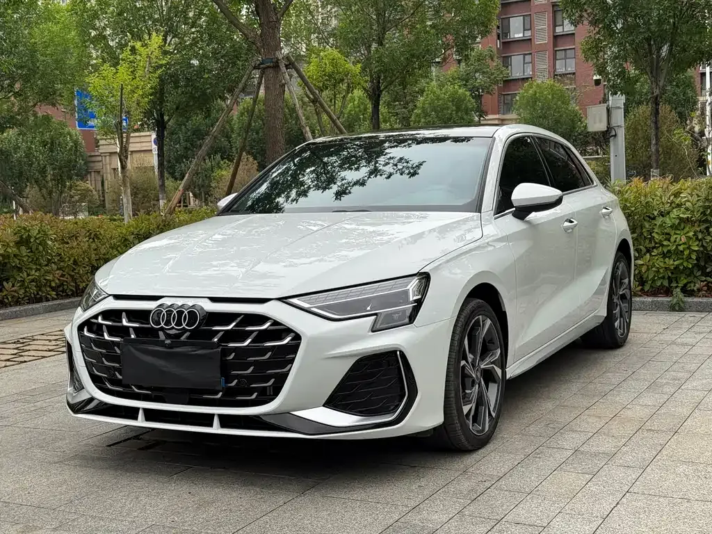 Audi A3 — фото 1