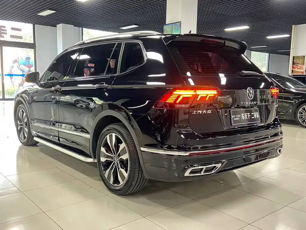 Volkswagen Tiguan L — фото 5