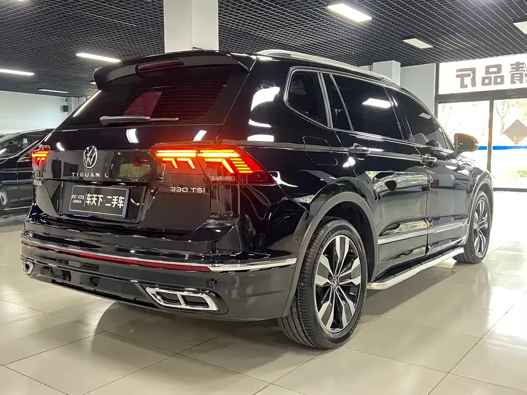 Volkswagen Tiguan L — фото 10