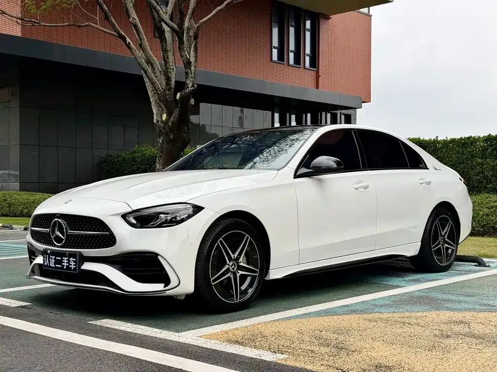 Mercedes-Benz C-Class — фото 1