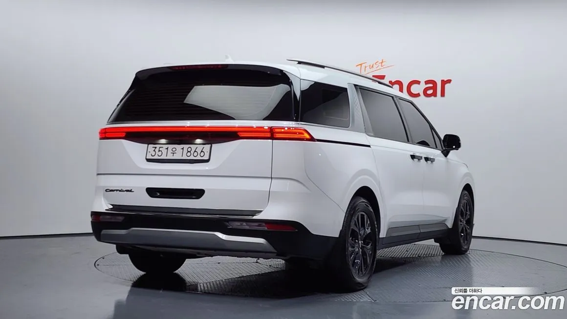 Kia Carnival — фото 2