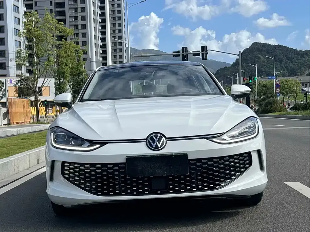 Volkswagen Lamando 2023 из CN, фото 7