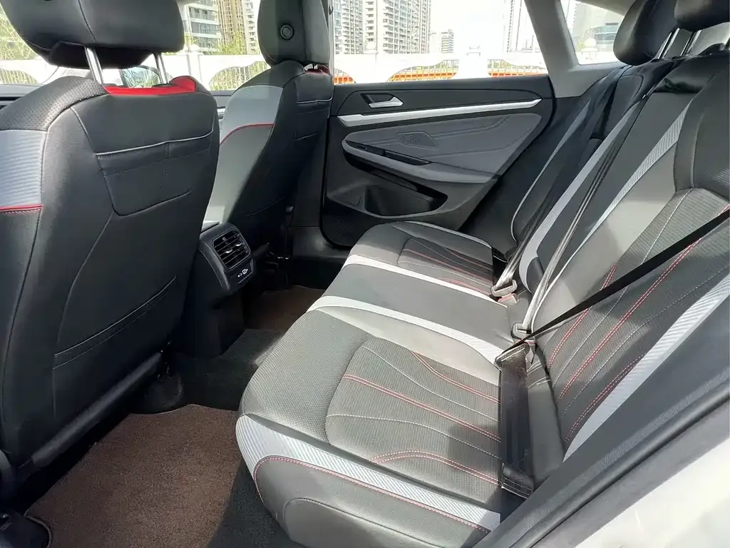 Volkswagen Lamando 2023 из CN, фото 2