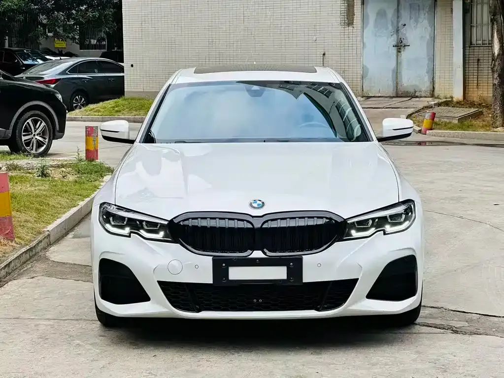 BMW 3 Series 2022 из CN, фото 2
