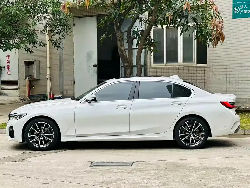 BMW 3 Series 2022 из CN, фото 9