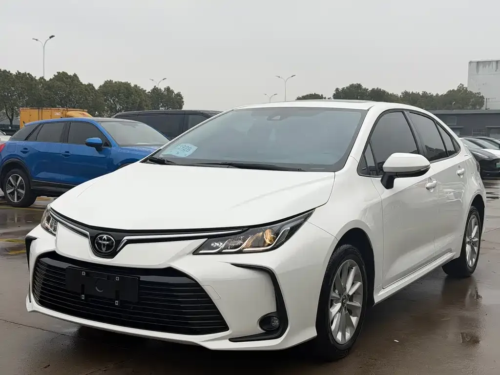 Toyota Corolla — фото 1