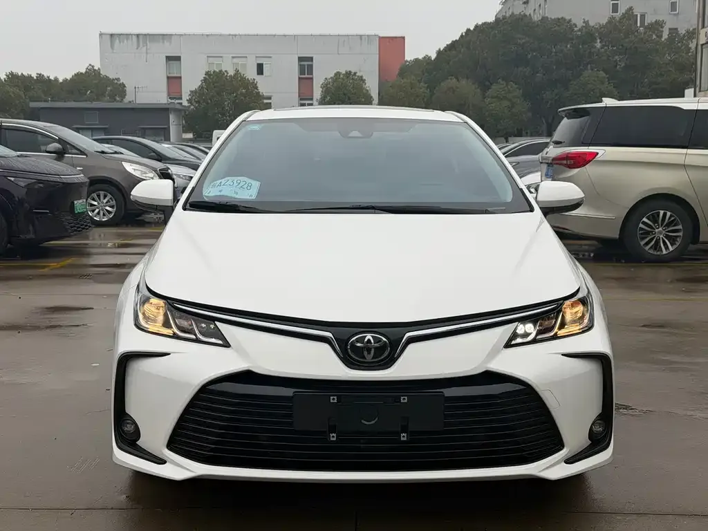 Toyota Corolla — фото 6