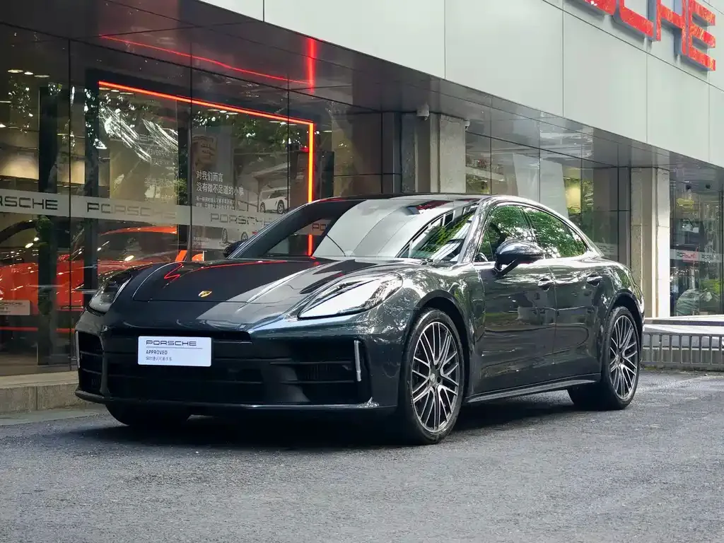 Porsche Panamera — фото 1