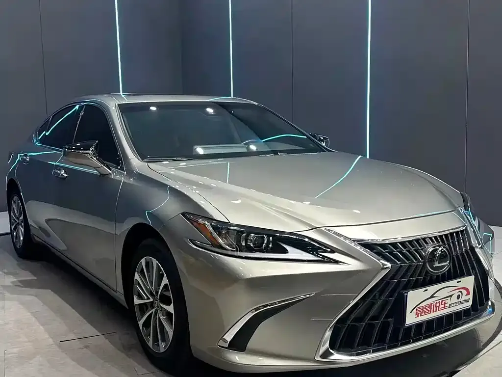 Lexus ES — фото 8
