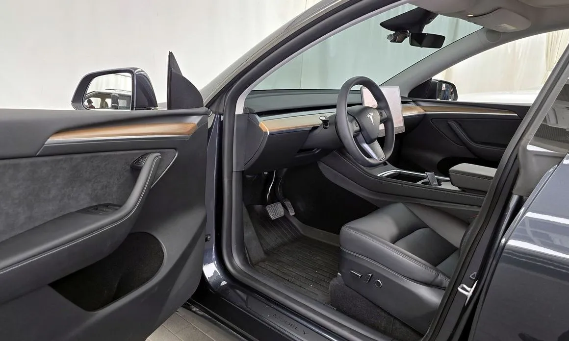 Tesla Model Y — фото 4