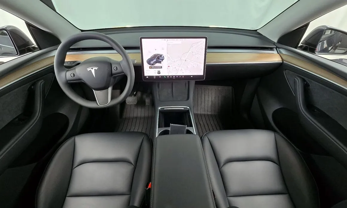Tesla Model Y — фото 3