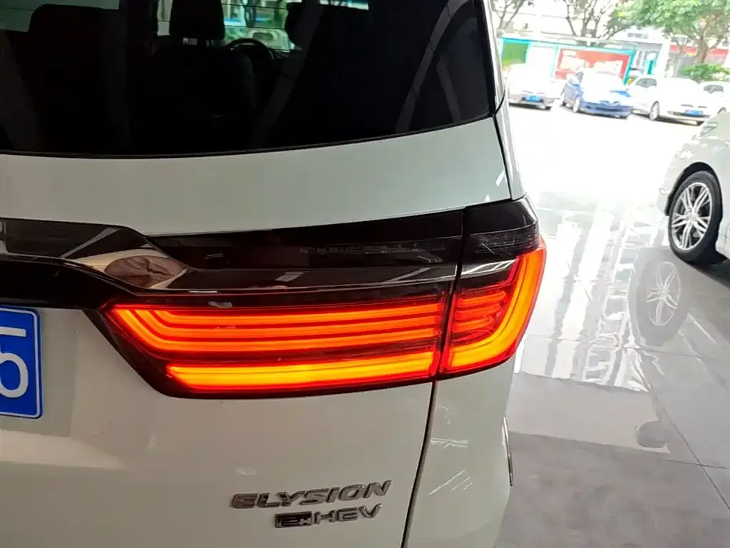 Honda Elysion — фото 2