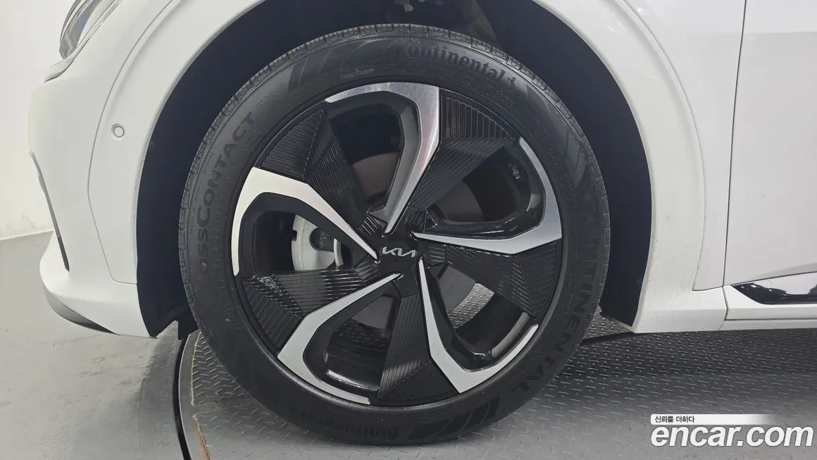 Kia EV6 — фото 7