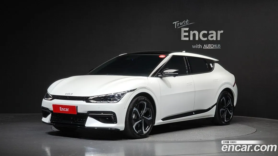 Kia EV6 — фото 1