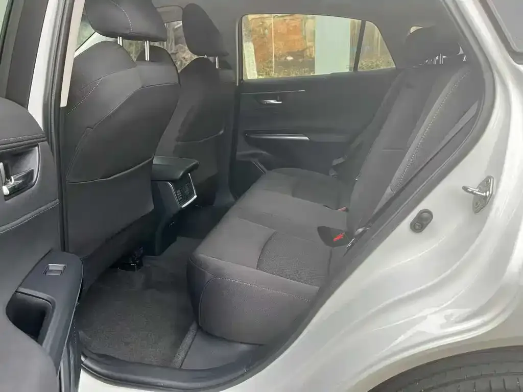 Toyota Harrier 2024 из CN, фото 2