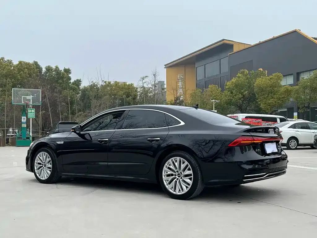 Audi A7L — фото 6