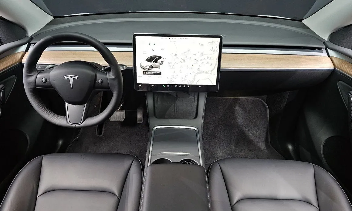 Tesla Model Y — фото 5