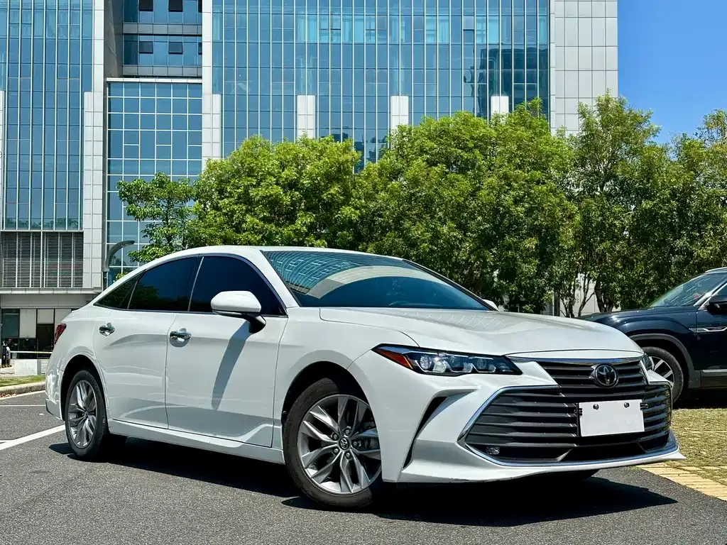 Toyota Avalon — фото 10