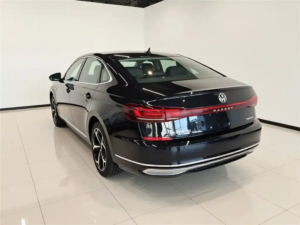 Volkswagen Passat — фото 4