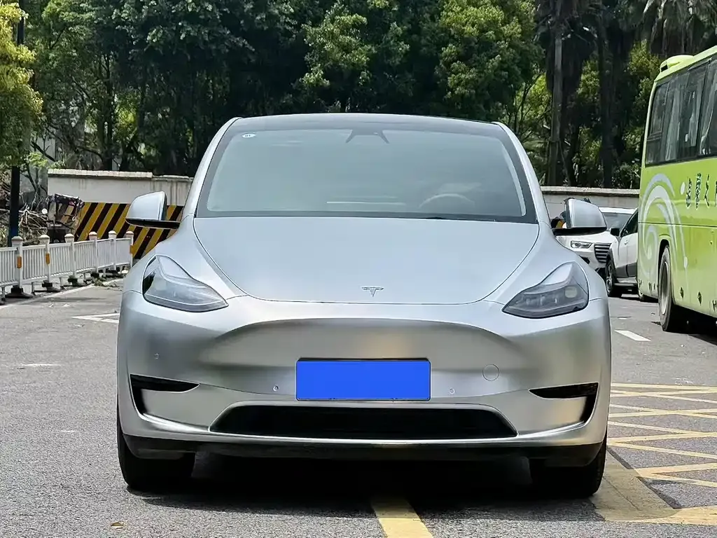 Tesla Model Y — фото 5