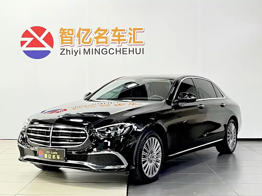 Mercedes-Benz E-Class — фото 1