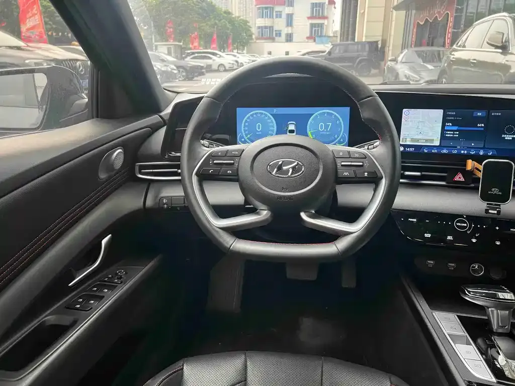 Hyundai Elantra 2022 из CN, фото 2