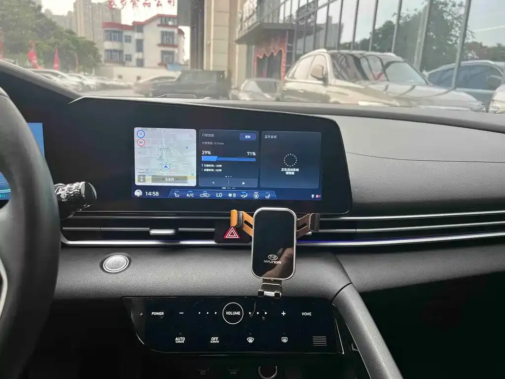 Hyundai Elantra 2022 из CN, фото 9
