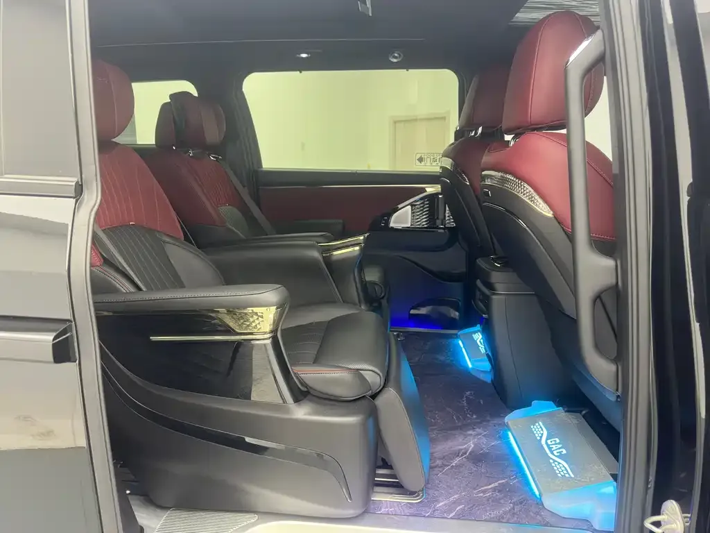 GAC Motor Trumpchi M8 — фото 10