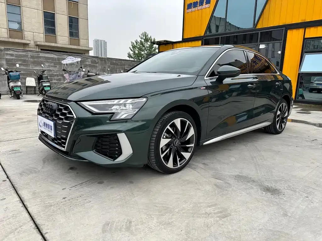 Audi A3 — фото 1