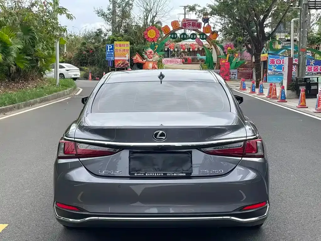 Lexus ES — фото 10