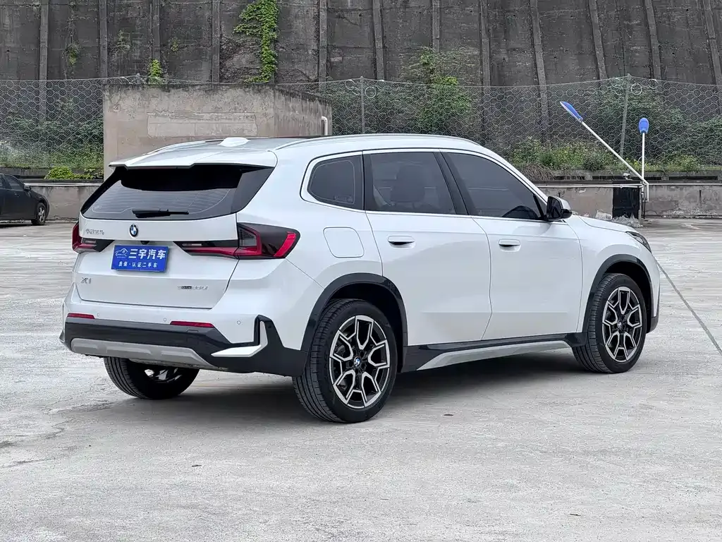 BMW X1 — фото 10
