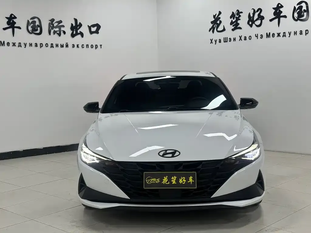 Hyundai Elantra — фото 4