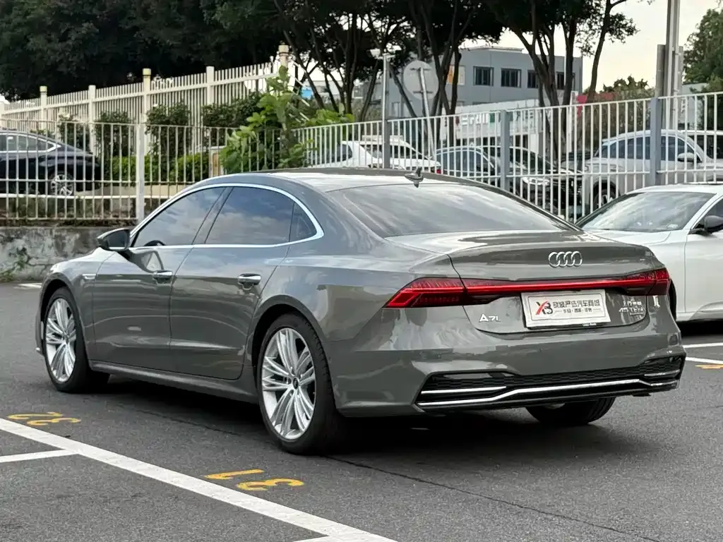 Audi A7L — фото 5