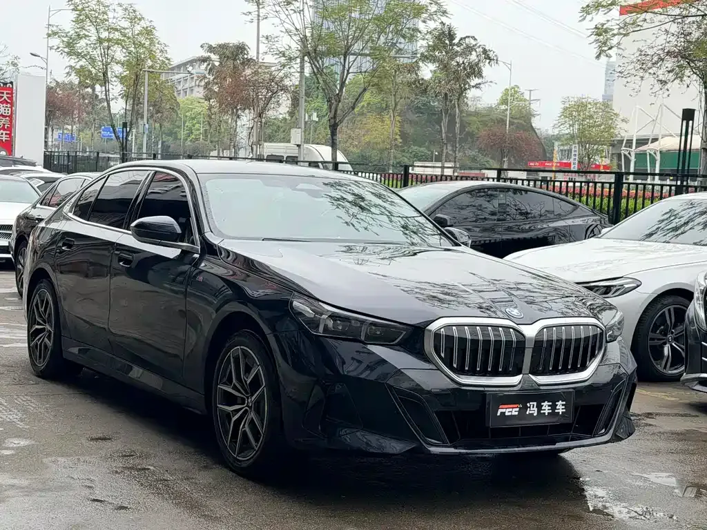 BMW i5