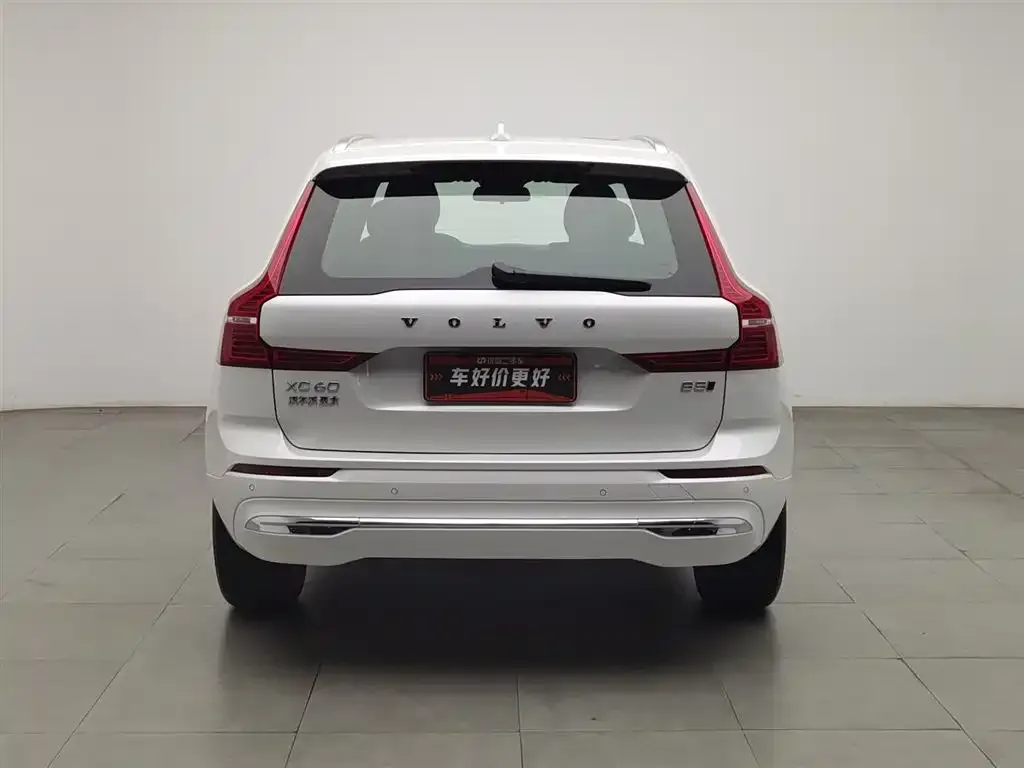 Volvo XC60 — фото 10