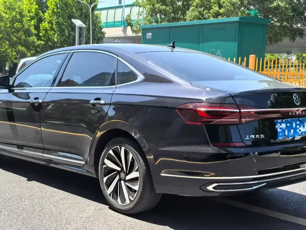 Volkswagen Passat — фото 3