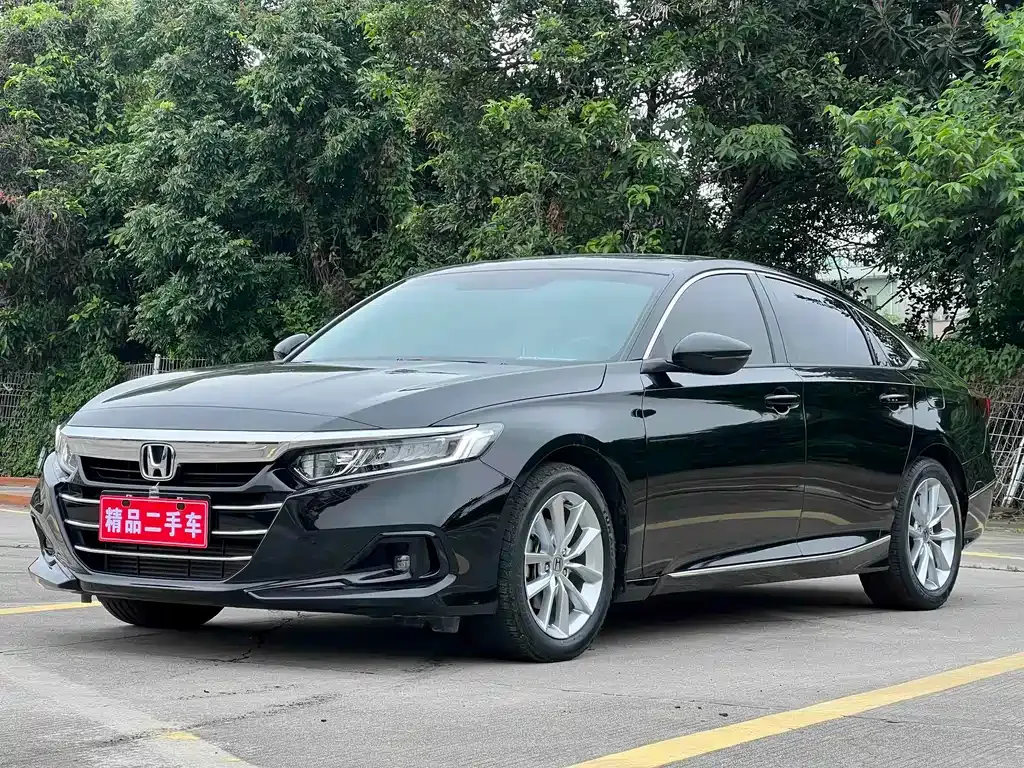 Honda Accord — фото 1