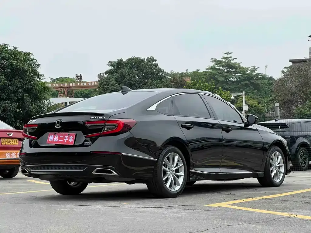 Honda Accord — фото 3