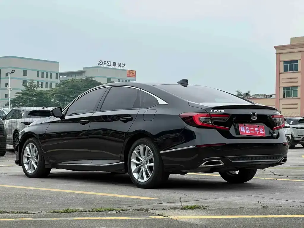 Honda Accord — фото 7