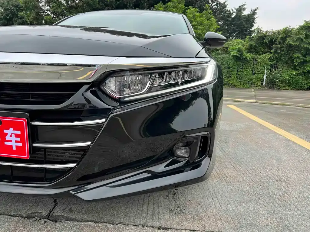 Honda Accord — фото 9