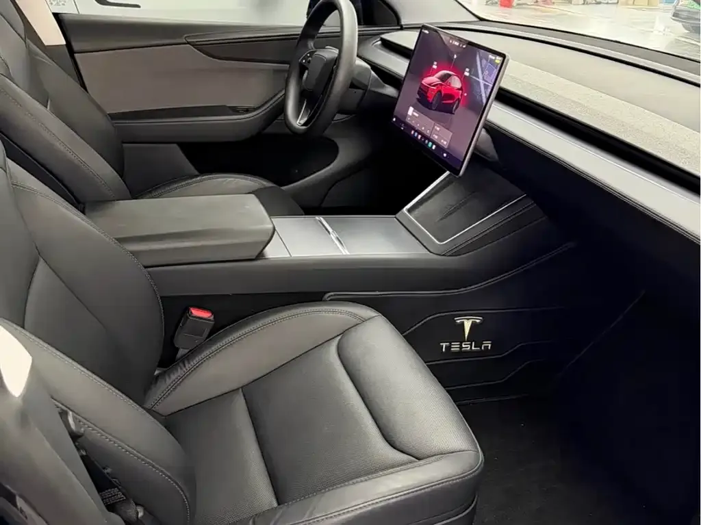 Tesla Model Y — фото 5