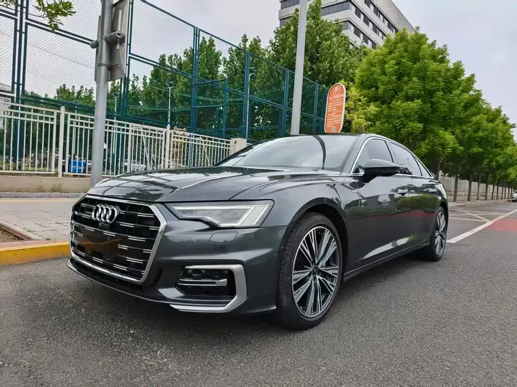 Audi A6L — фото 1