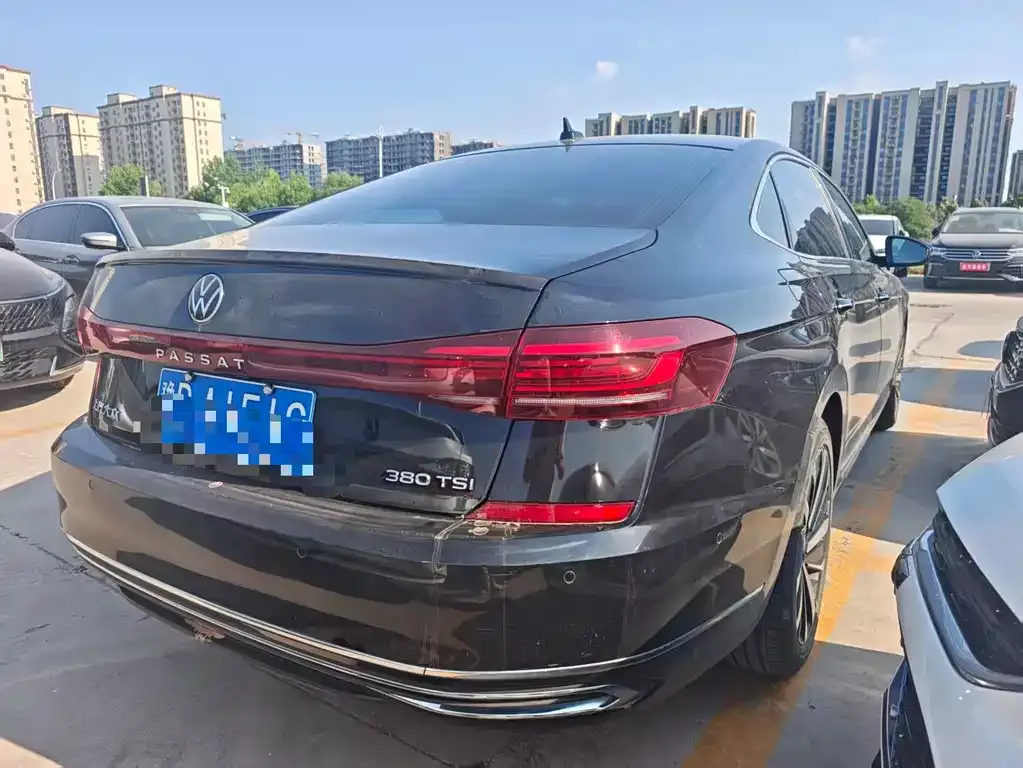 Volkswagen Passat — фото 6
