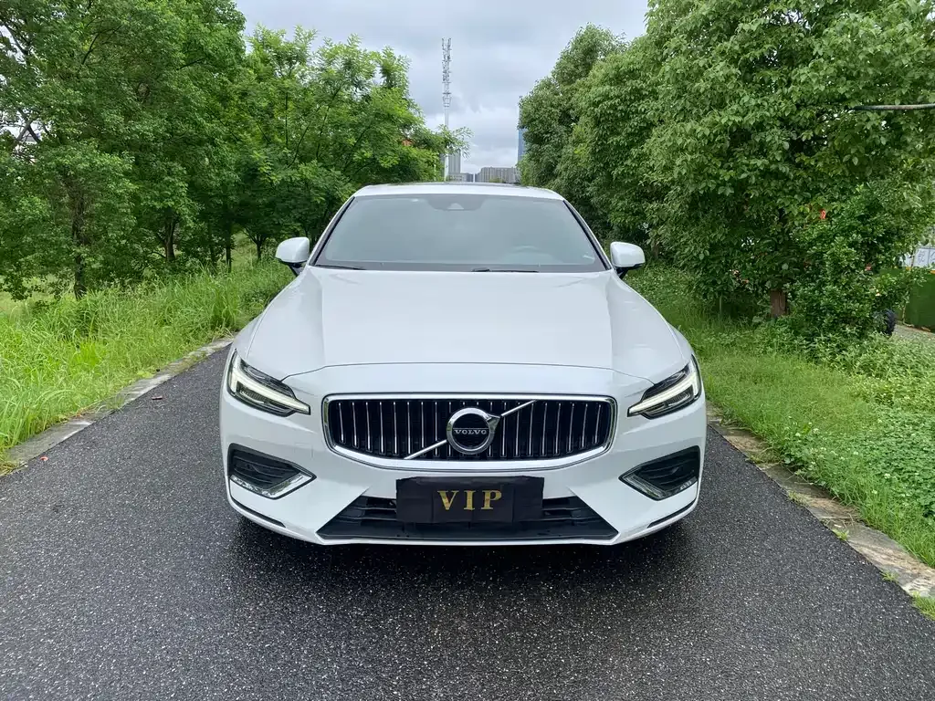 Volvo S60 — фото 2